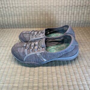 Skechers SN 22534 Gray Relaxed Fit Slip-On Shoes Size 6 Women’s Comfort Casual